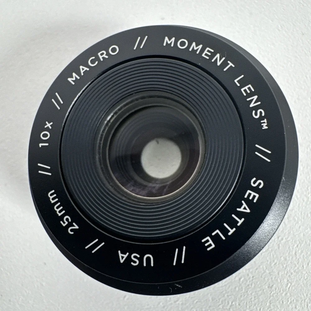 Moment M-Series Macro Lens with Storage Pouch 25mm 10x, EUC